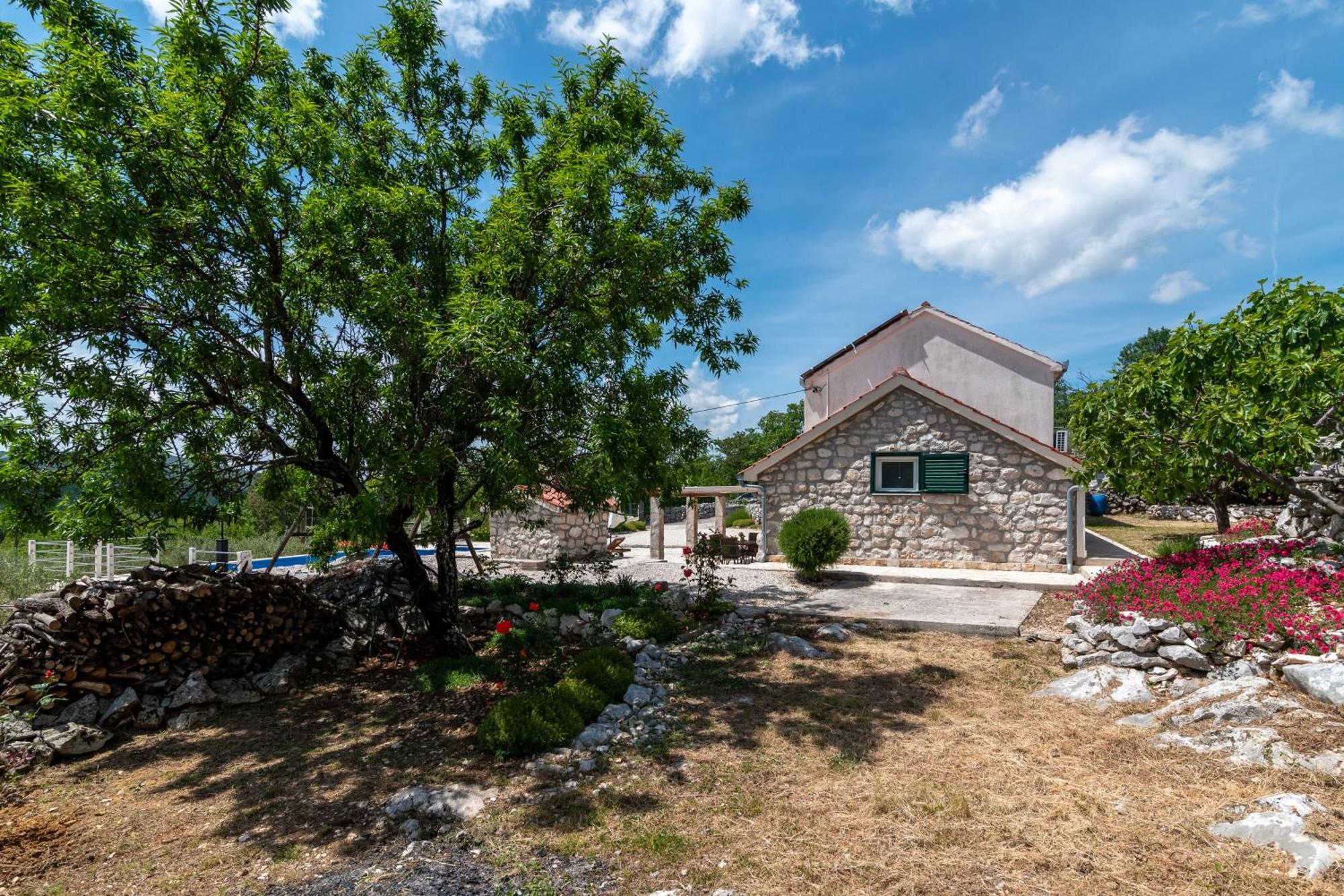 Villa Zuza Bristivica Экстерьер фото