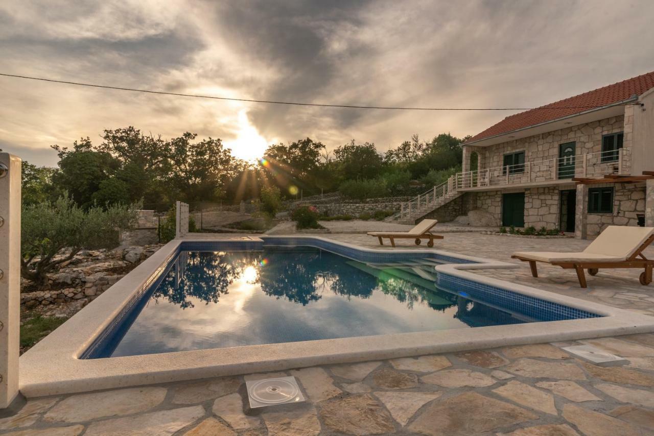 Villa Zuza Bristivica Экстерьер фото